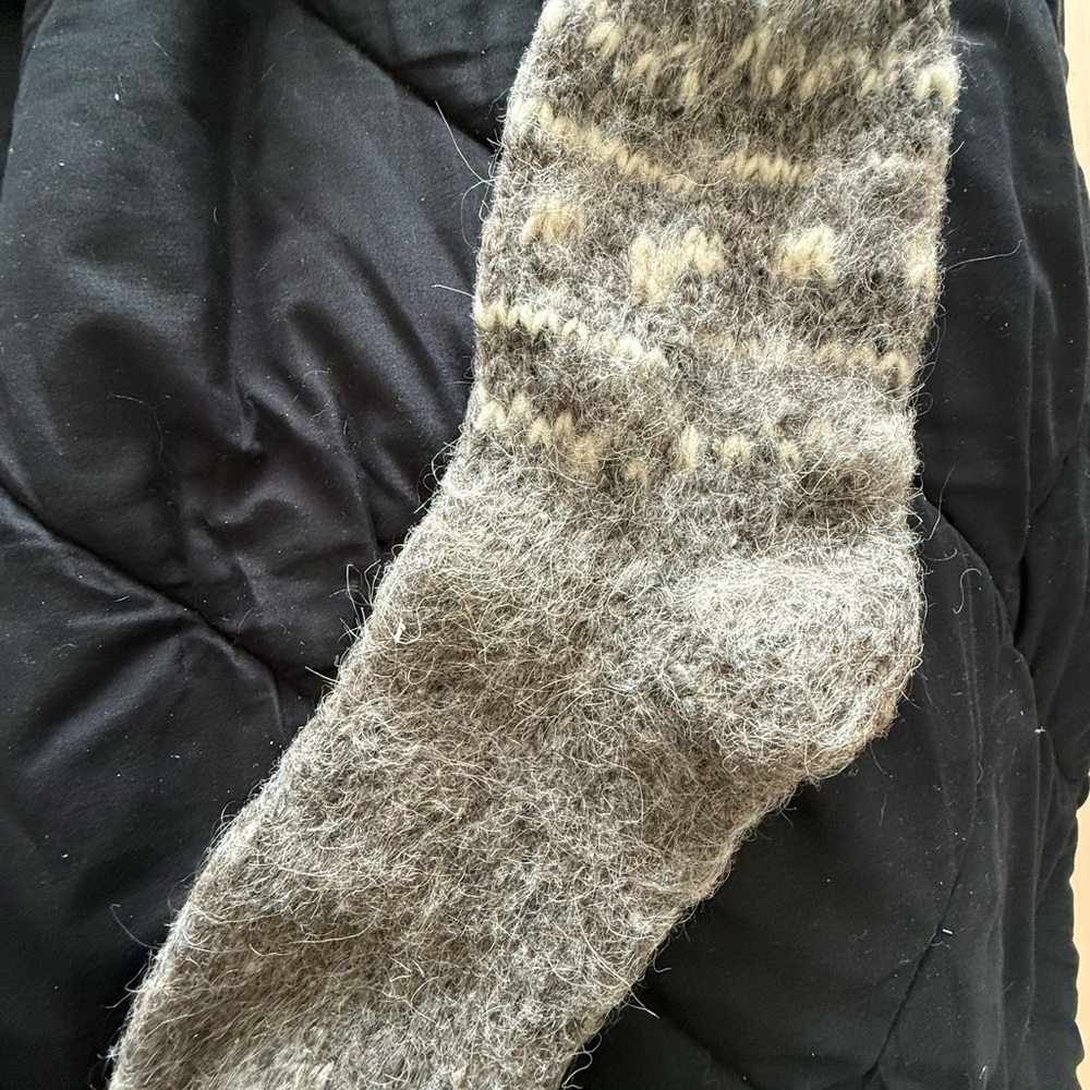 Cozy Gray Patterned Wool Sock